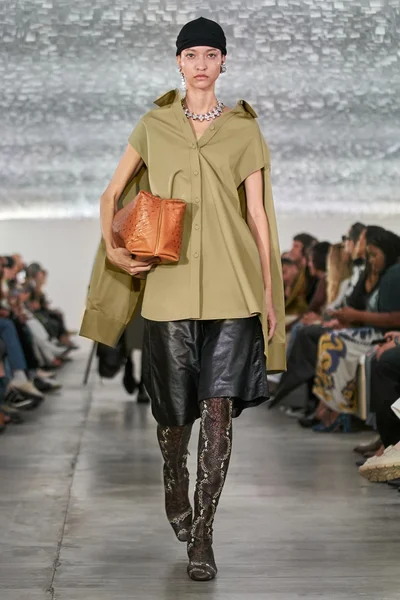 Look 44